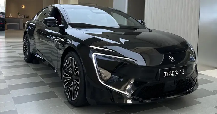 阿维塔12头顶的三颗激光雷达，到底是不是“装饰品”？