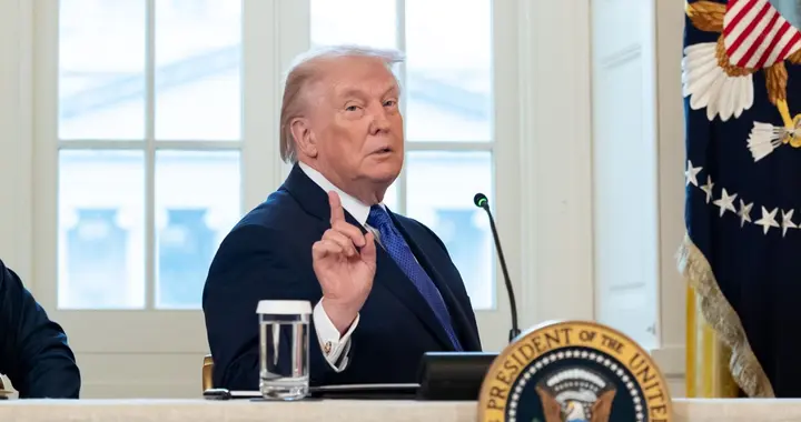 川普拒背书伊朗末代王储，美军行动倒数？中东局势滑向战争边缘