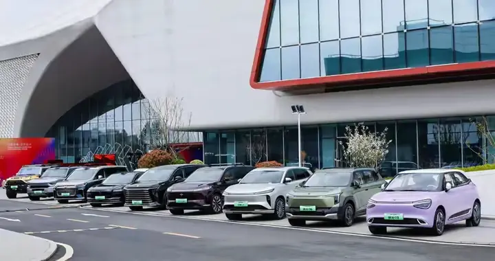 东方风韵 全球共赏——东风造型设计战略升级与新车造型全景AI解析