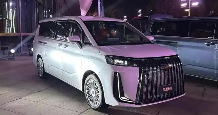 真能卷啊！中大型MPV现在12.98万拿下，纯电续航比宏光MINIEV长