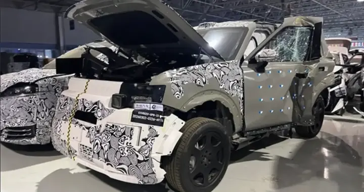 奇瑞路虎合作打造，FREELANDER神行者谍照曝光，3月31日亮相