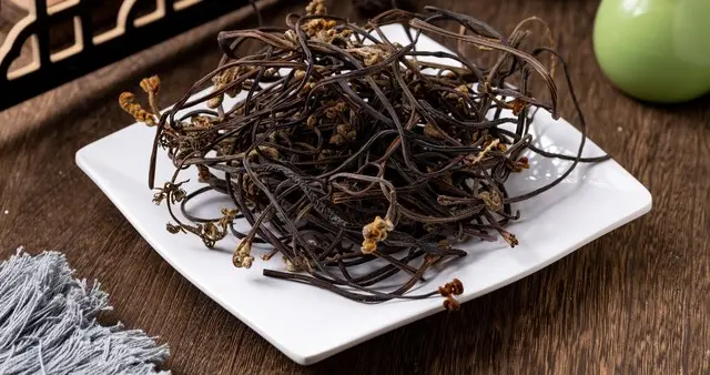 骨折后和骨质疏松的人建议你吃的几种“养骨菜”