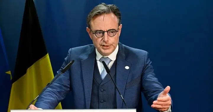 禁止所有中国产业链入境，不让中欧交往，这个国家比美国还要嚣张