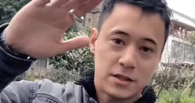 蒋介石曾孙告别台湾，宣告扎根大陆认祖归宗，还参观了南京总统府