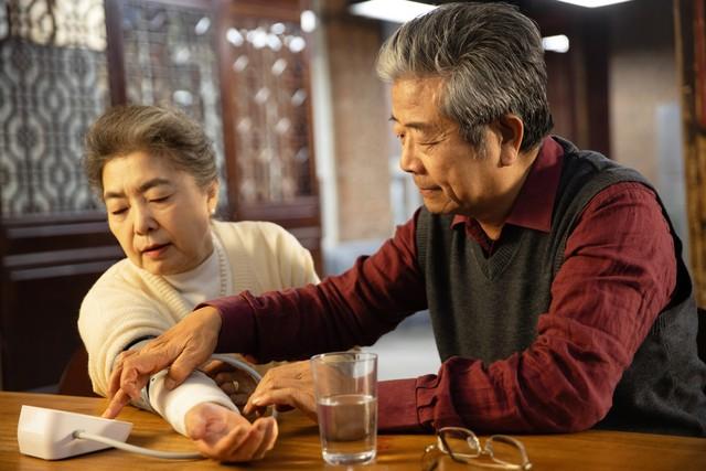 新研究揭示！老年高血压治疗目标，耐受情况应＜130/80而非150/90