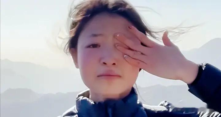 终于知道长城哽咽的清纯女孩了，女孩身份曝光，身材窈窕颜值极高