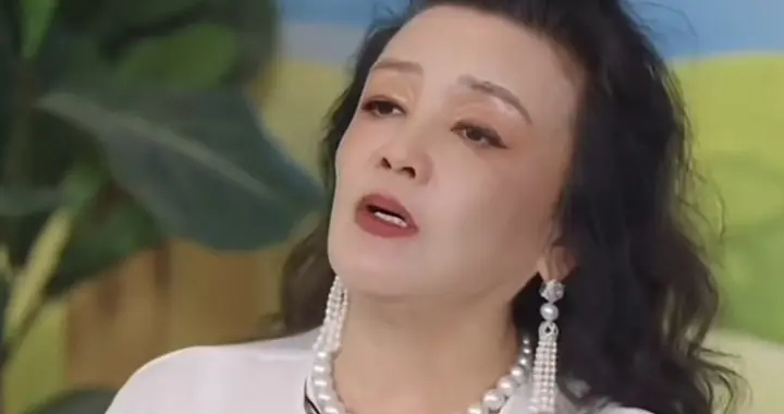 马筱梅学着点，张兰借助流量谈低谷，关上窗子别让人知道默默努力