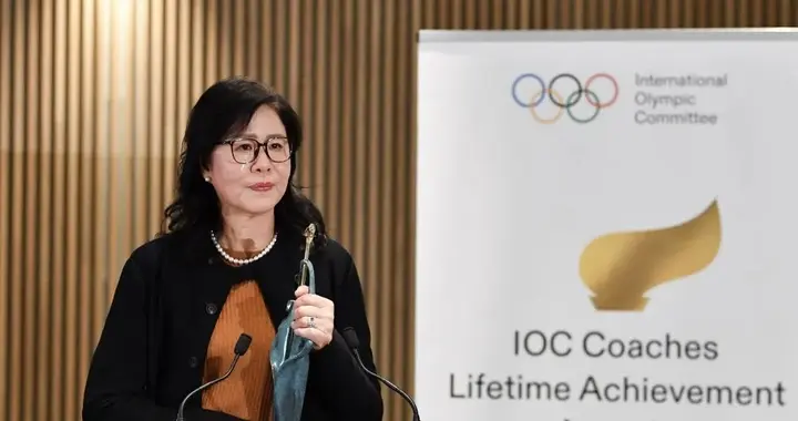 “铁榔头”郎平，创造历史！