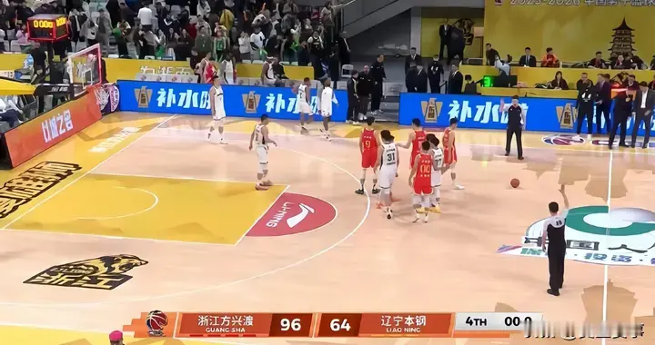 杨鸣真不怪粉丝说你，64-97广厦，你真的是越来越让人看不懂了