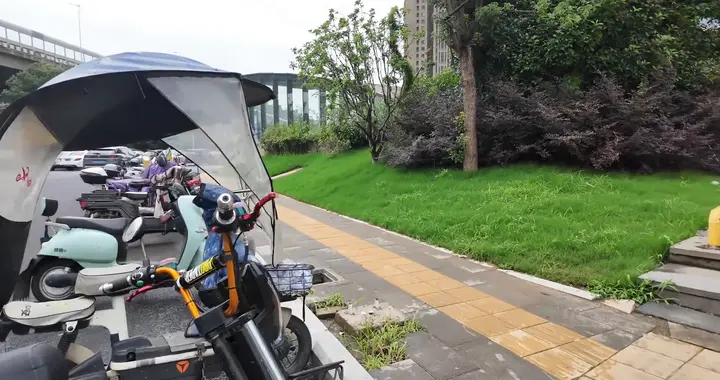 武汉第六医院位于黄陂盘龙城的分院，据说这个7月中旬有希...