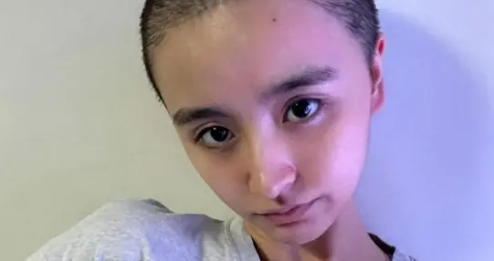 金子涵直播"求救"后，账号收藏内容曝光太意外，揭开内娱的阴暗面