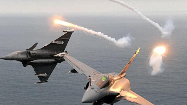 锐闻：美军为营救坠机飞行员，紧急派出A-