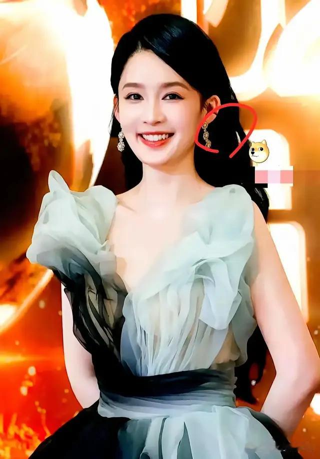 李沁姐弟恋曝光！这姐姐的狠劲儿，娱乐圈真没几能比！