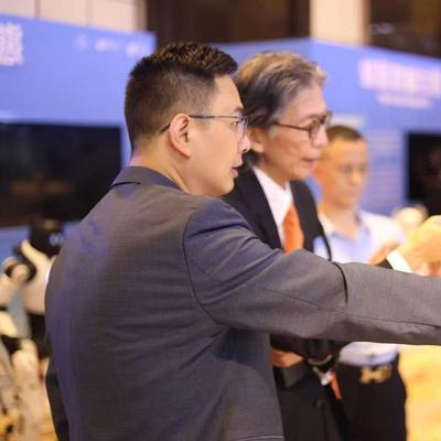 逍遥扒扒影：智元香港大会全球化战略官宣。