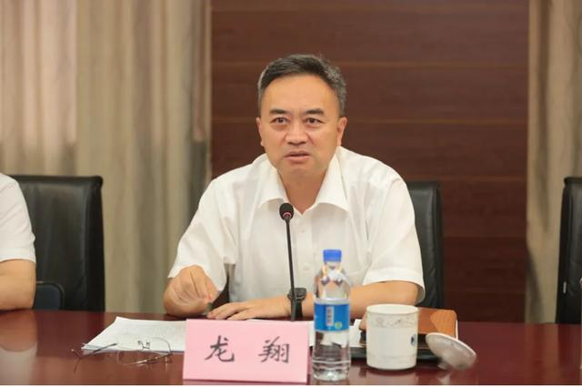 历任六任书记的龙翔