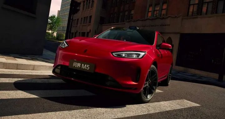 纠结问界新M5 Ultra与特斯拉Model Y？一文全解析