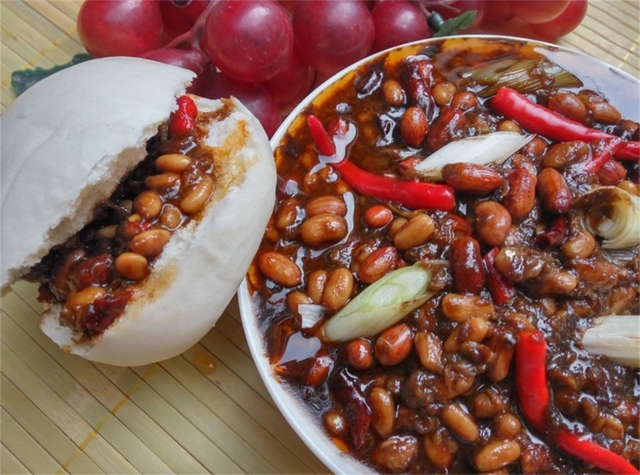 河南美食特产，一款童年回忆的拌饭酱，西瓜酱豆，你吃过没有？