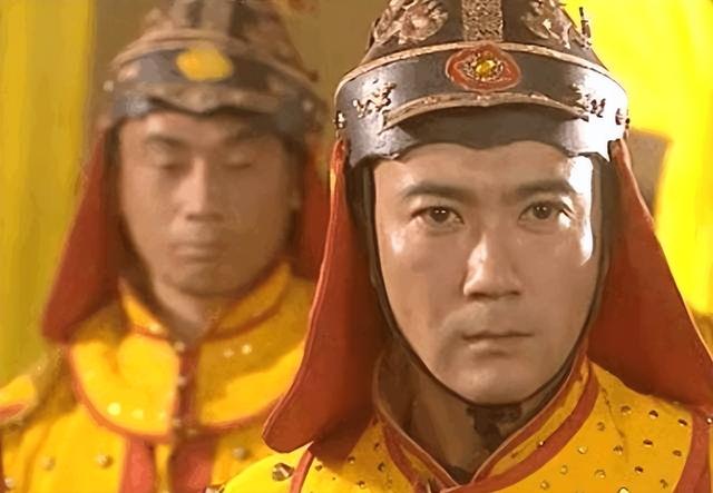 皇太极数次推让汗位，依然登基;为何其长子豪格谦让一次就靠边站