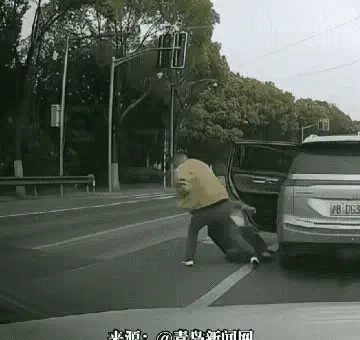 比格林奇：太狠了， 怎么能下的去手。