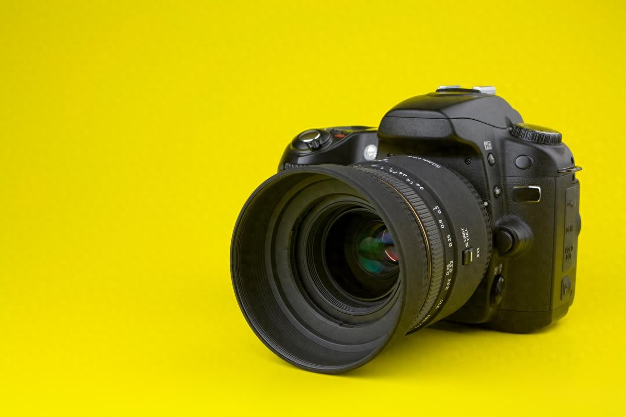 小米17 Ultra徕卡版实测：多花500元，买的是相机还是身份？