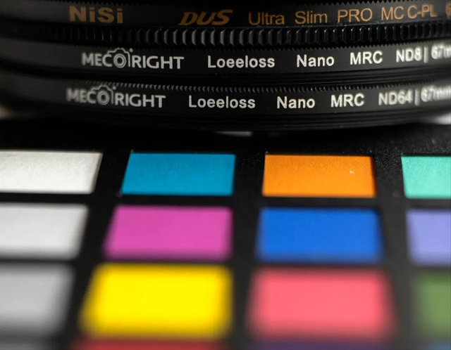 彩虹糖倒进火山口！AI点评滤镜偏色，除了夸张还有什么？