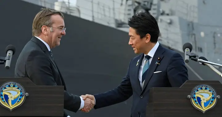 两面派本色显露！一架专机落地东京，高市收到消息：中不会轻饶她