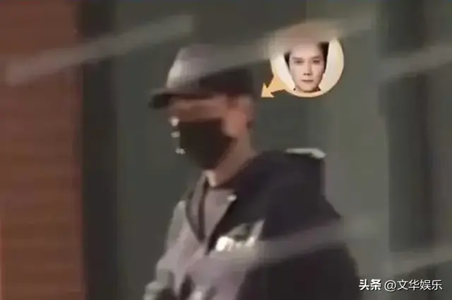 冯绍峰带儿子就医，赵丽颖匆匆赶至，两人虽离婚，对孩子爱不减