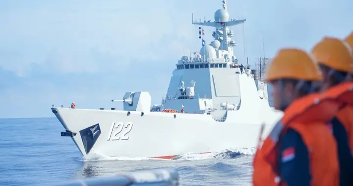 对中国船只无效！伊朗放行，美军没拦，中国船只畅行霍尔木兹海峡