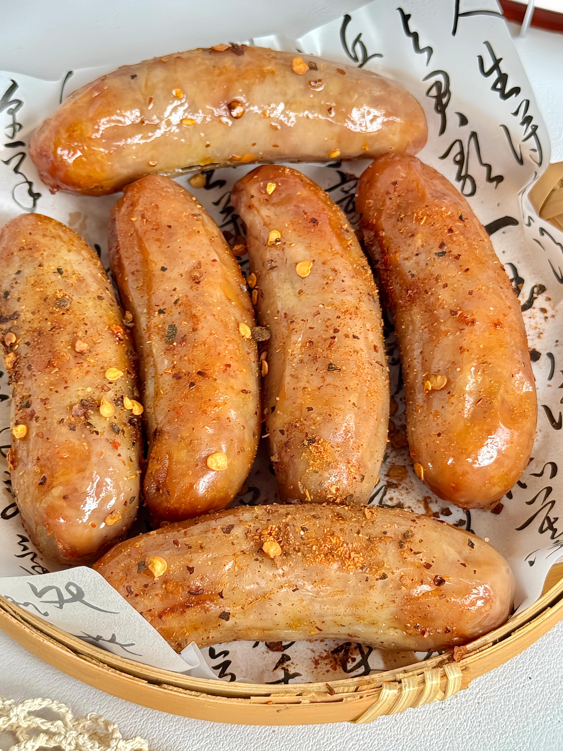 这烤肠是来报恩的吧？肉感太紧实