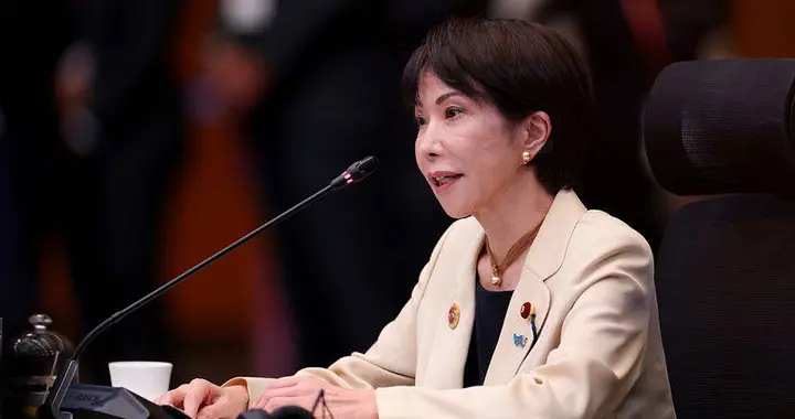 硬抗中国42天，高市早苗开始反击：中方第一时间通知全球一句话