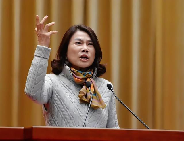 董明珠谈接班人：不是不愿退，格力不可一日无她