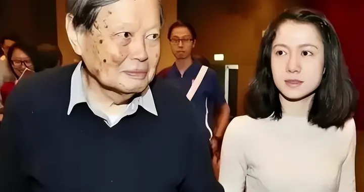 杨振宁告别仪式上，49岁翁帆眼泪婆娑，原来杜致礼的亲妹没说错