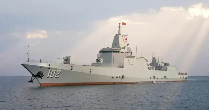 055大驱前出上百公里，鹰击20和鹰击17，扫荡一切对航母的威胁