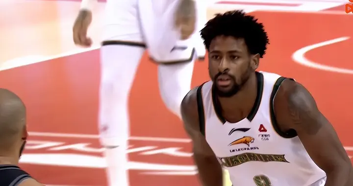 辽篮75:82爆冷输吉林，球员评分：2人优秀，2人及格，4人不及格