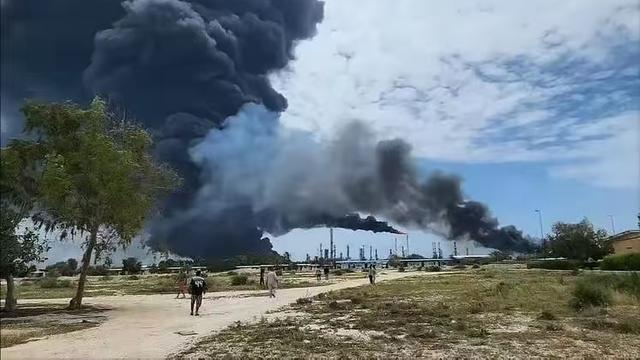 愉悦的书写吧：阿联酋彻底“懵了”，到底是