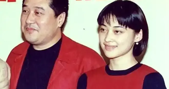 为了梅婷，抛妻弃子、净身出户，67岁孤身一人的叶大鹰后悔了吗？