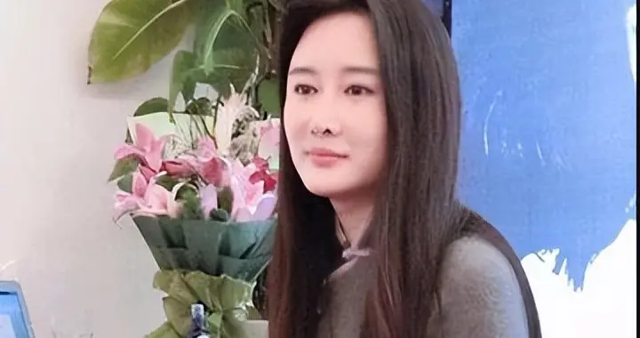 杜星霖前夫竟是百亿富商，还为她抛弃原配，五胎拼龙太子到底图啥