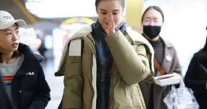 宋佳的羽绒服穿搭，才是冬日高级感的正确打开方式终于懂了!