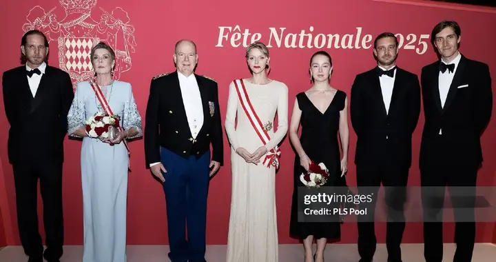 夏琳王妃最新亮相！时隔14年再戴婚礼王冠，皱纹明显，但气质绝了