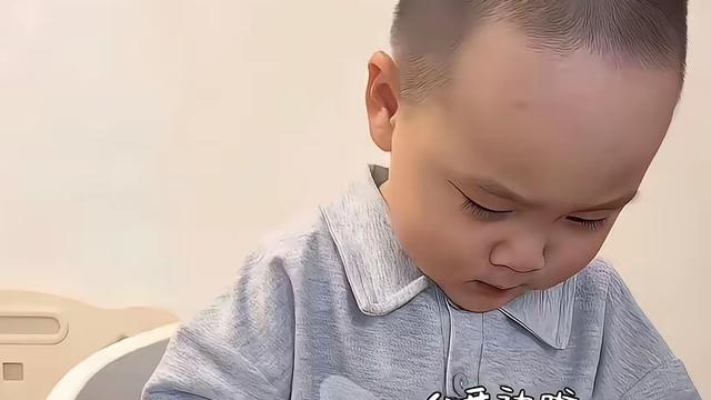 彩虹吃瓜娱乐：米乐为什么长不大，永远是2
