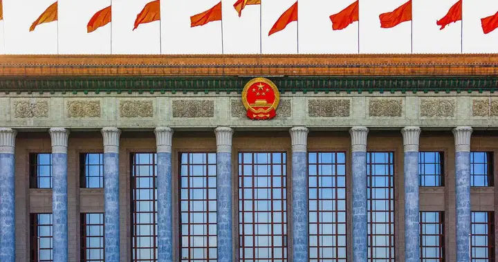 美媒算中美实力刻意偏倚！低估中国反制，盟友难驱策，靠谱吗？
