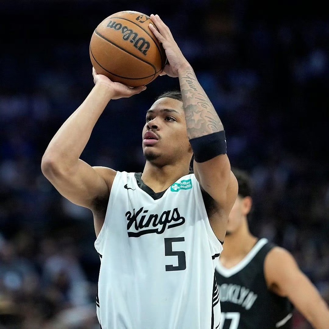 篮网轻取国王，6号秀VS7号秀谁更出色？ 北京时间7月15日NBA夏联...