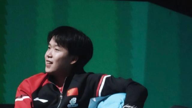 陈陈的娱乐日记：这张场边同框，是独属于莎