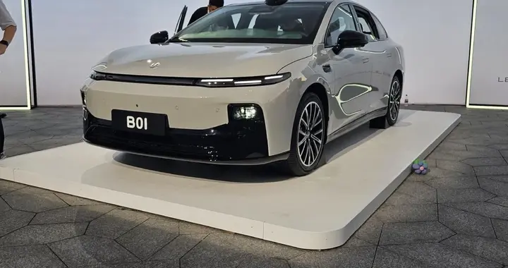 价位接近，零跑B01对比吉利星愿，谁能给到更好的用车体验呢？