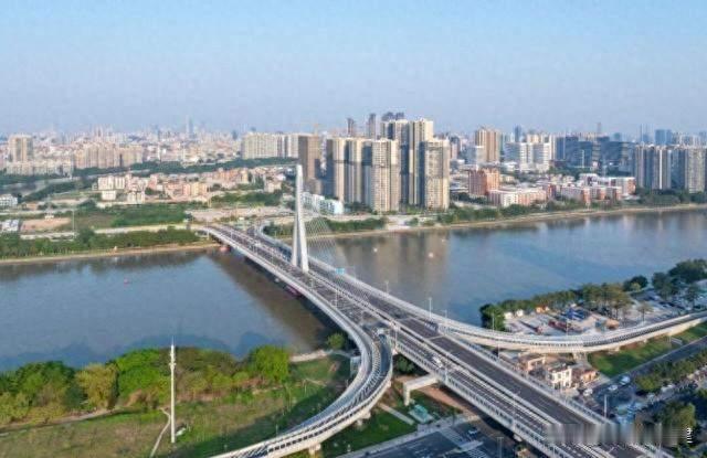 跨市高架桥通车，荔湾南海零距离