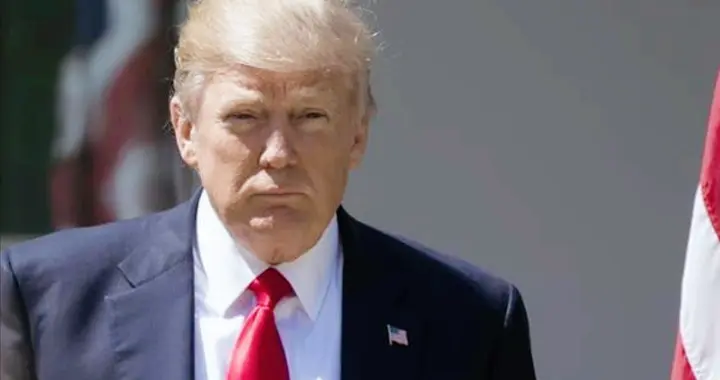 第98波打击！美战舰遭到袭击，美军官被一锅端，5000美军连夜撤退