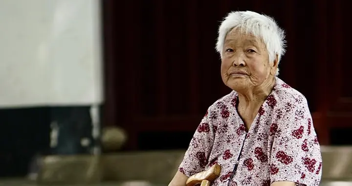 婆婆住院，大姑姐伺候一个月，婆婆却夸儿子孝顺，媳妇拿出对账单