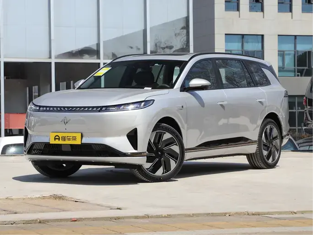 东风奕派eπ008：636公里续航+5米级大空间，妥妥的“奶爸神车”