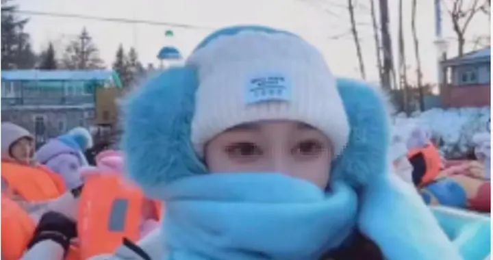 女子白嫖羽绒服后续，正脸被扒，不止穿过一次，商家恐承受一切！