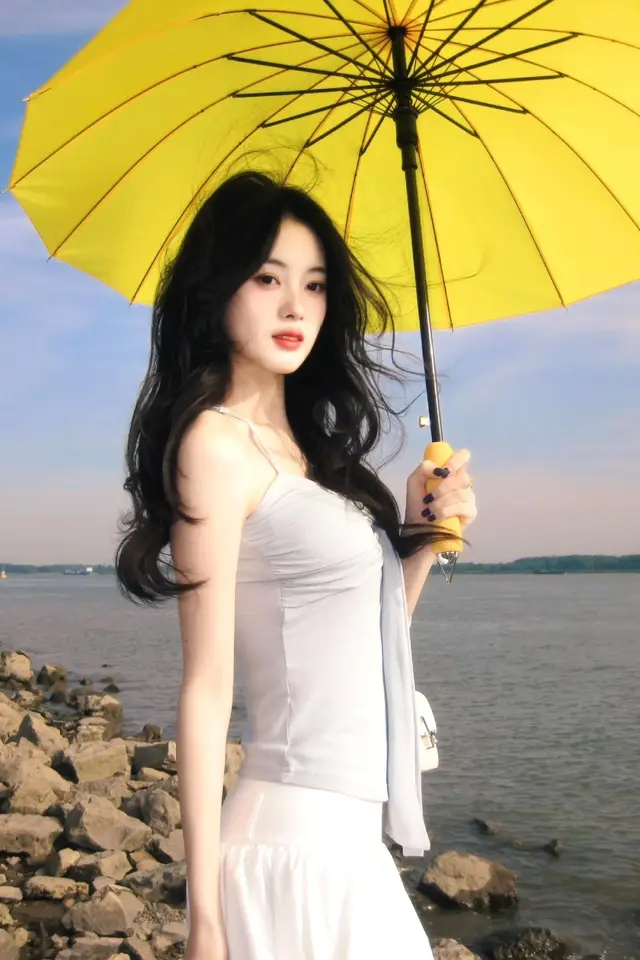 海风在和帽子嬉戏